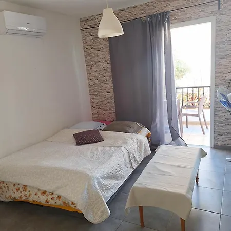 Spacious 1 Bedroom In Center Of Апартаменты